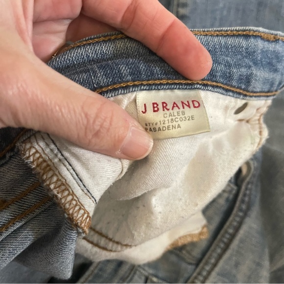 J brand cales women’s jeans size 25 light wash. - Picture 4 of 6
